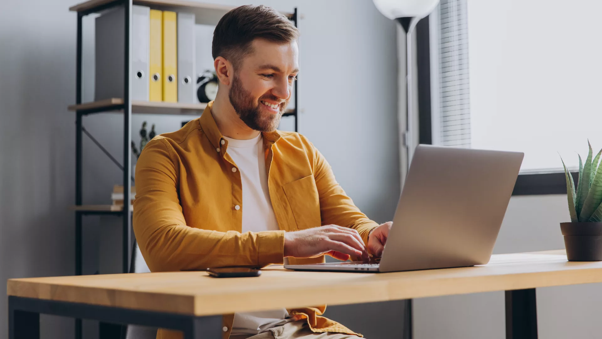 Te acompañamos a tomar decisiones financieras. <span>Aprendé a manejar mejor tu dinero.</span>